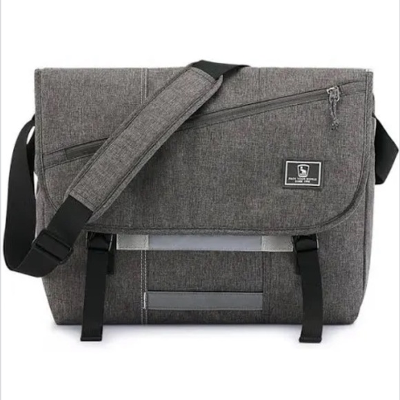 Oiwas Messenger Bag - Picture 2 of 16